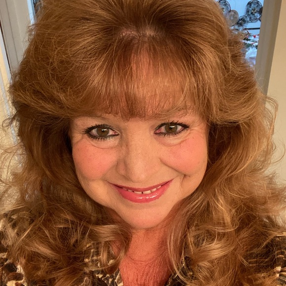 Meet your Posher, Lynn! - Picture 1 of 1